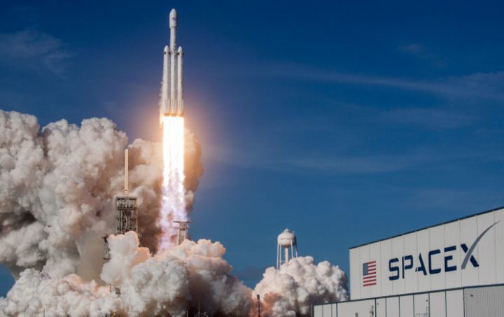 Компания SpaceX разрабатывает сеть спутников-шпионов для разведки США