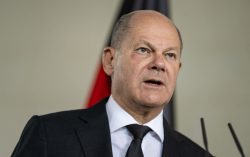 Bloomberg: канцлер ФРГ Олаф Шольц выступил против провоенных агитаций в Германии