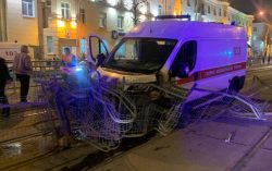 В столице РБ машина скорой помощи попала в ДТП