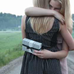 Что подарить на 8 марта: небанальные идеи, которые точно понравятся