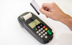 Теперь и в маршрутках: проезд можно будет оплатить картой