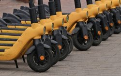 Новые ограничения на использование шеринговых самокатов ввели в Минске