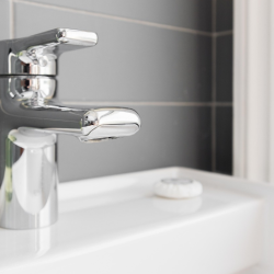 Гидроизоляция в ванной: зачем она нужна и как правильно сделать?