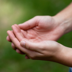 Почему возникает онемение и покалывание в конечностях?