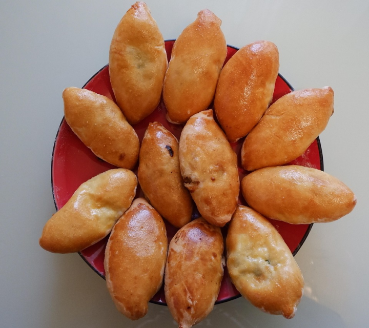 Карельские калитки, корейский сонпён и татарские вак балиш: рисовые пирожки мира, которые удивят вашу семью