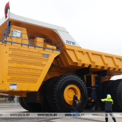 БЕЛАЗ получит беспилотное управление и водородные двигатели: подписано соглашение о создании инновационных 130-тонных самосвалов